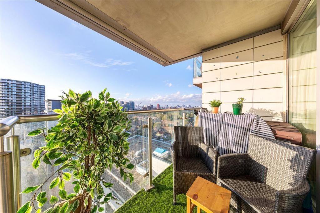 Two Bedroom Apartment - London Excel Stays Zewnętrze zdjęcie