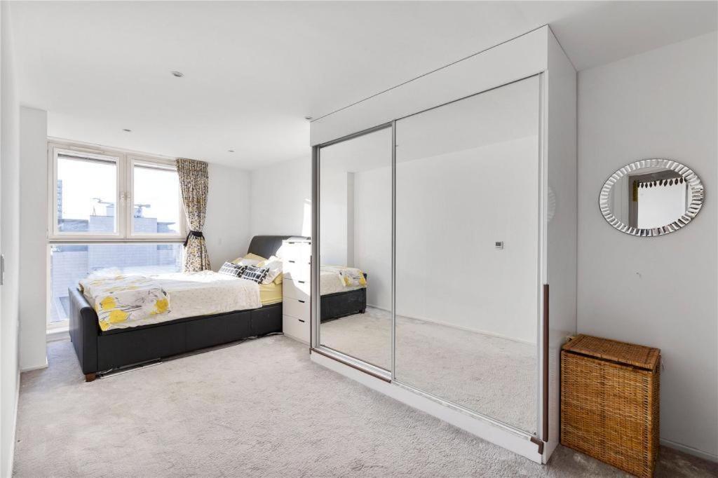 Two Bedroom Apartment - London Excel Stays Zewnętrze zdjęcie