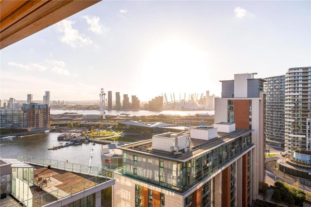 Two Bedroom Apartment - London Excel Stays Zewnętrze zdjęcie