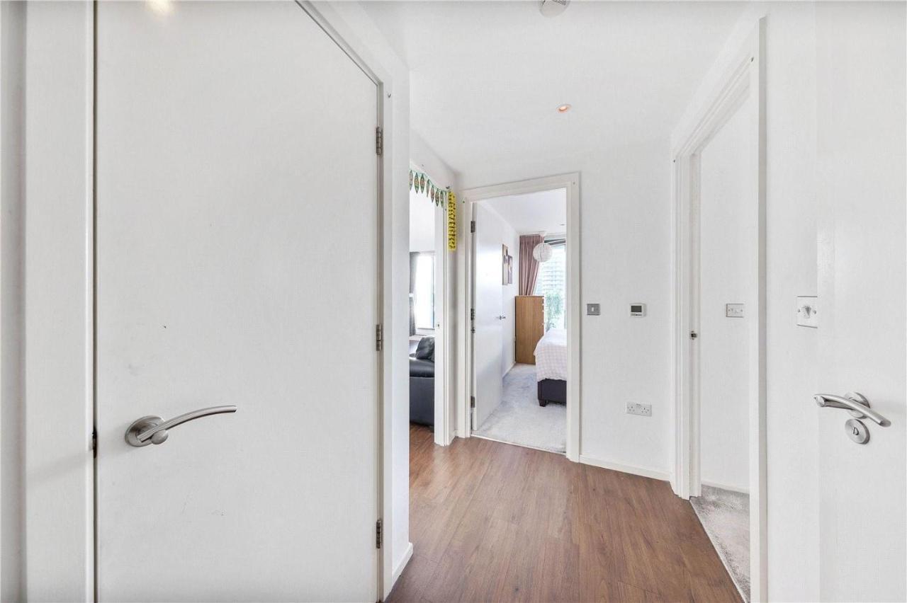 Two Bedroom Apartment - London Excel Stays Zewnętrze zdjęcie